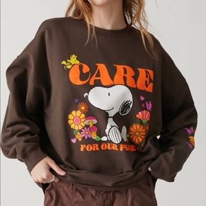 Desert Dreamer Snoopy Care Sweatshirt